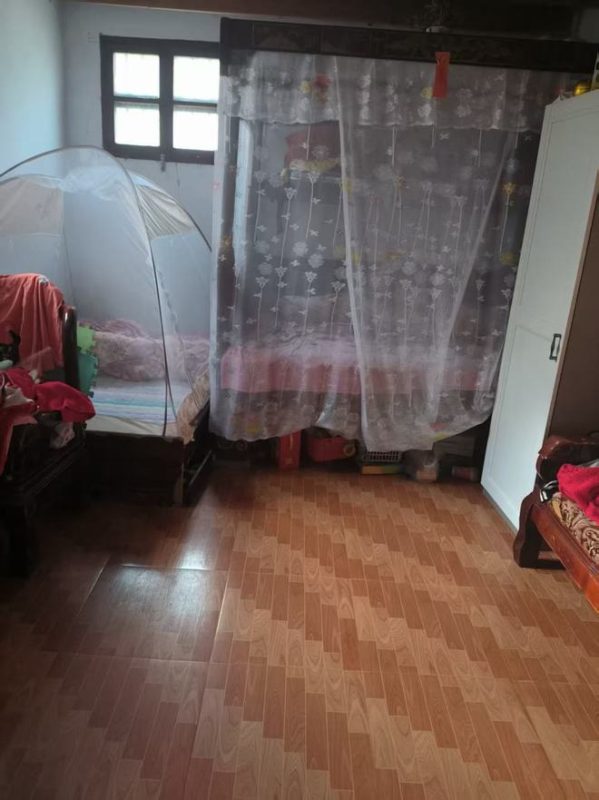 图片[2]-重病夫妻一家6口住60㎡村宅，申请新宅基地被拒，称确权出错，生活空间紧张。-创优资源分享网