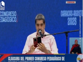 马杜罗再次展示自产智能手机：强调美情报机构无法对其进行监控-创优资源分享网